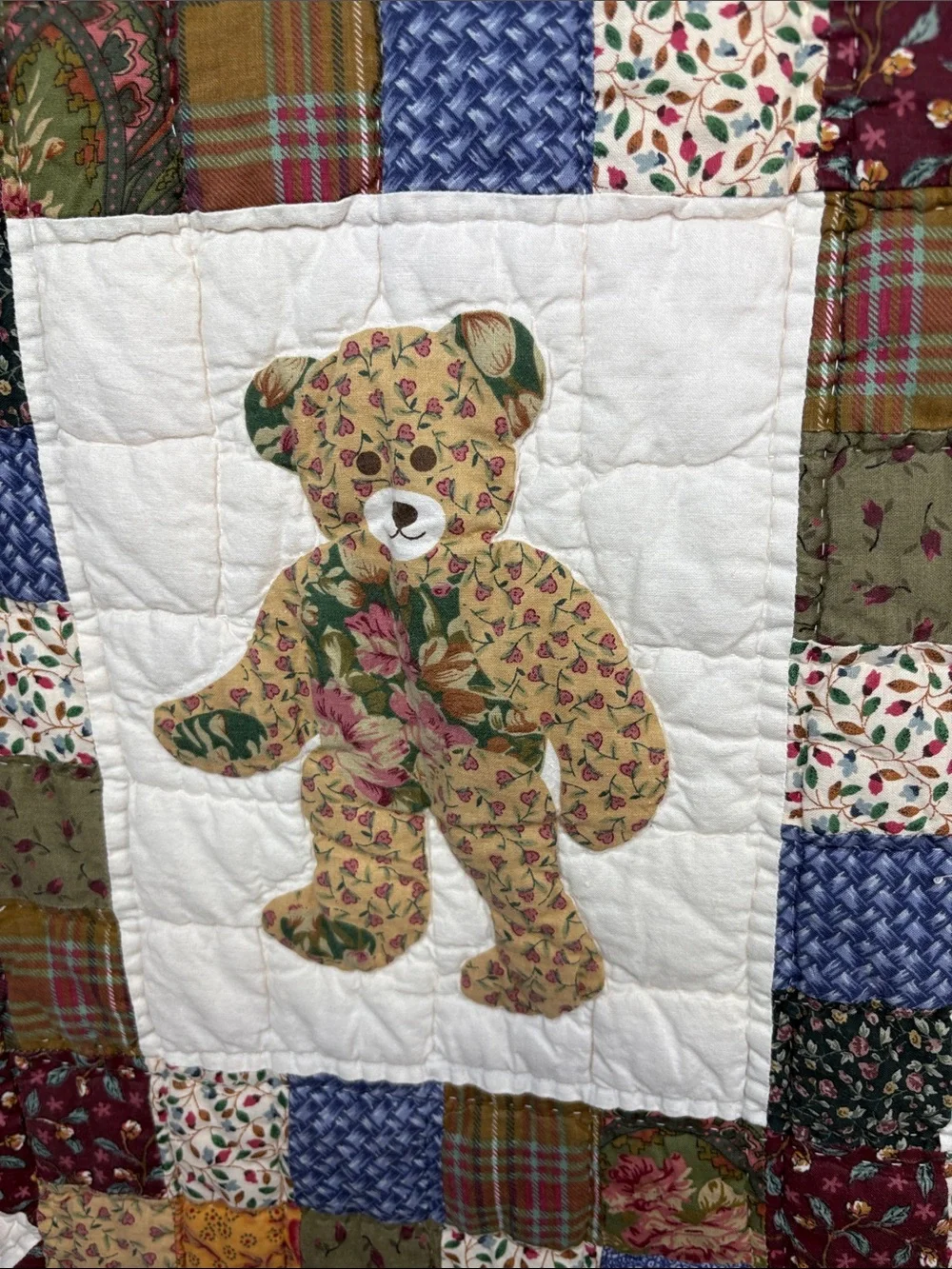 Handmade Patchwork Teddy Bear Floral Quilt Lap Hanging 58in x 48in BLEMISH